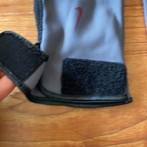 Nike Running/Snowshoeing Gloves - Picture 5 of 7